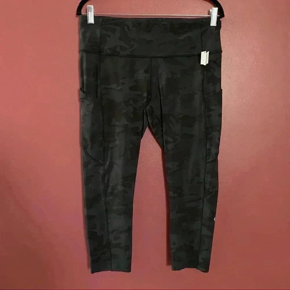 Lululemon Women's Fast HR Crop Camo